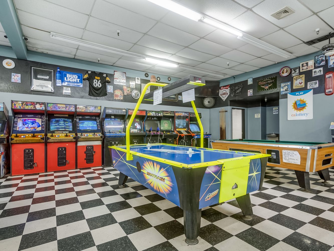 Highly Established Turn Key Pizza Planet-Video World in Selma, CA: 1900 Floral Ave, Selma, CA 93662